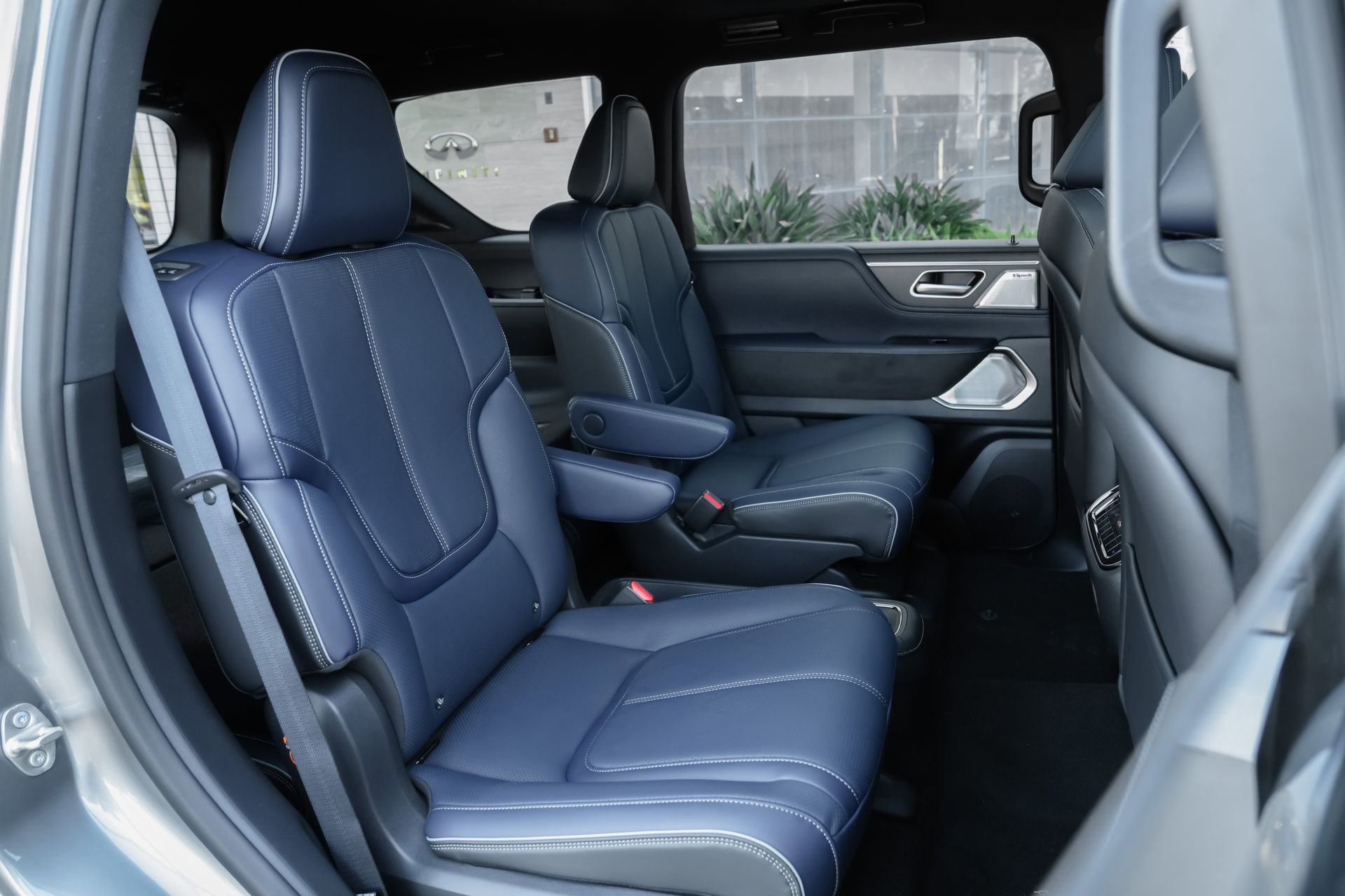 New 2026 INFINITI QX80 4WD w/ Sport Exterior Package image 30