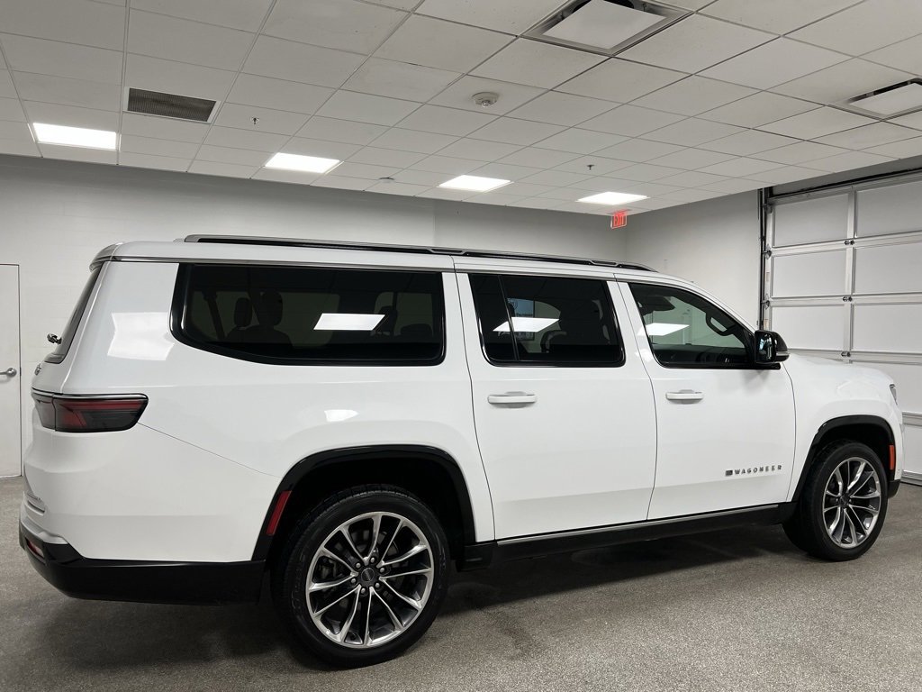 Used 2023 Jeep Wagoneer L Series III w/ Premium Group I image 14