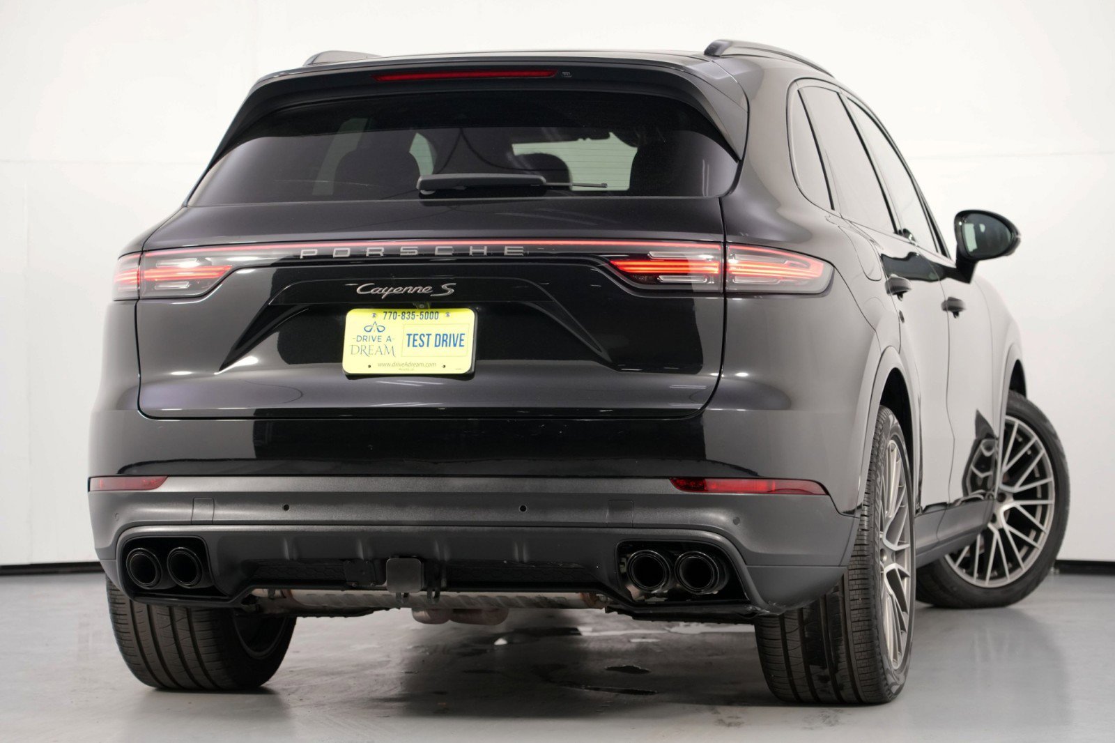 Used 2023 Porsche Cayenne S Platinum image 5