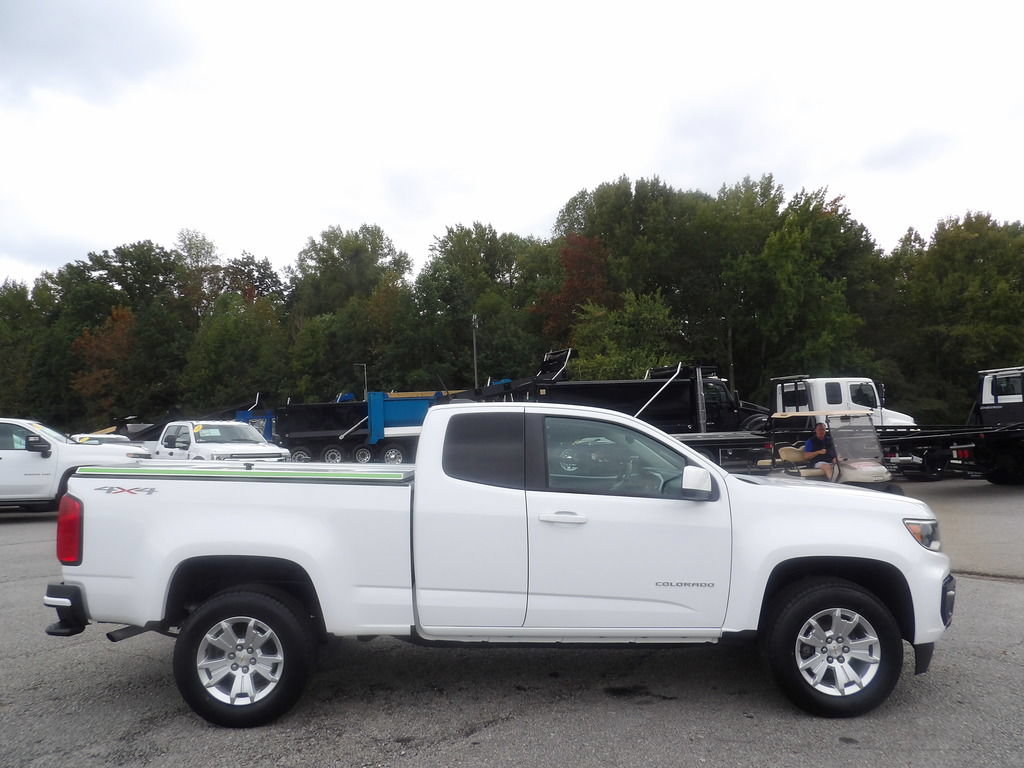 Used 2022 Chevrolet Colorado LT AWD/4WD image 9
