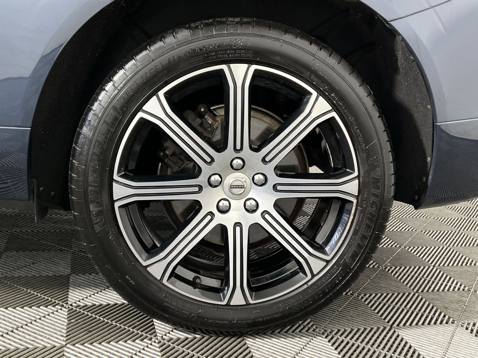 Used 2020 Volvo XC60 T6 Inscription w/ Protection Package Premier image 8