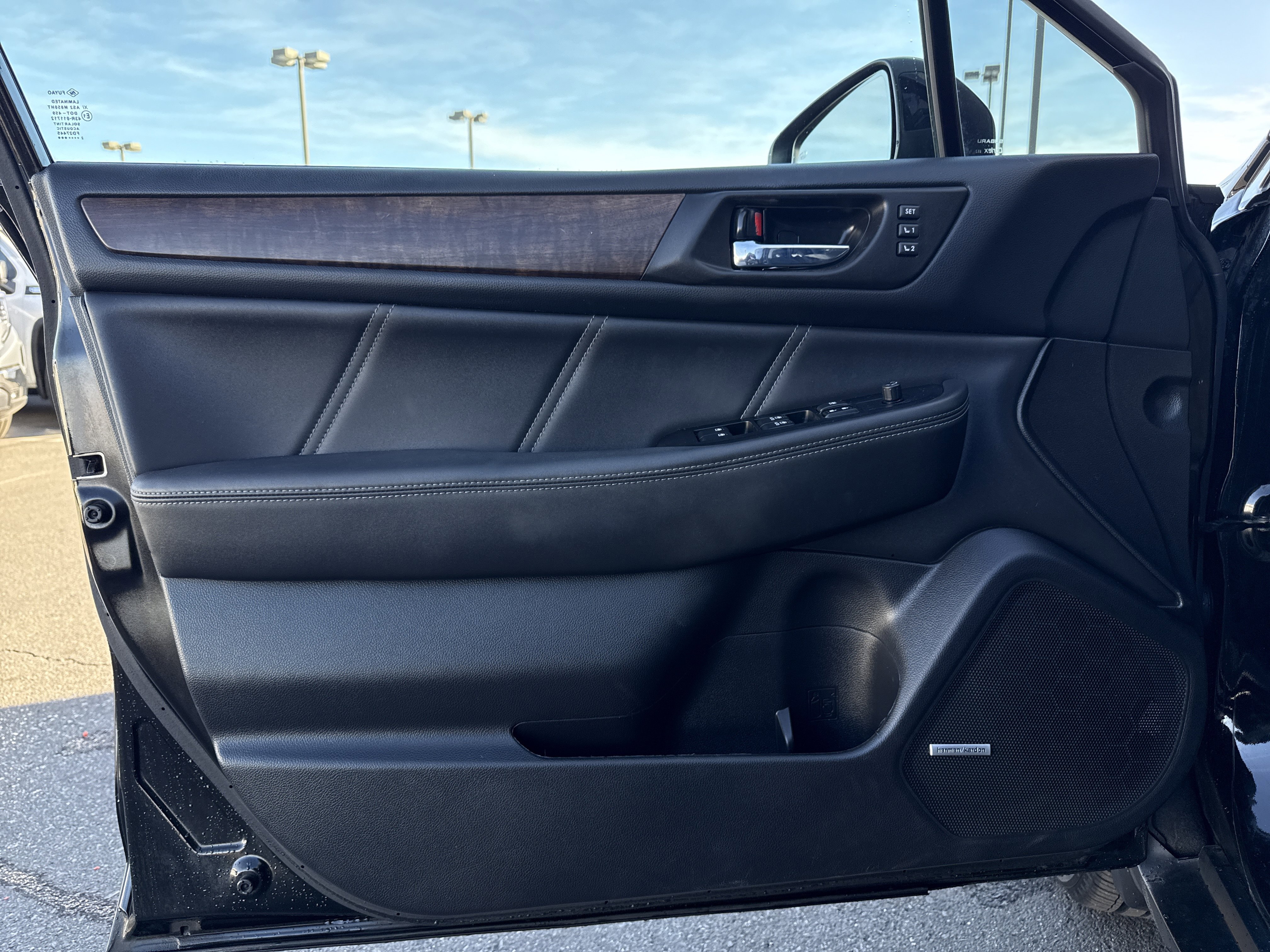 Used 2018 Subaru Outback 3.6R Limited image 16