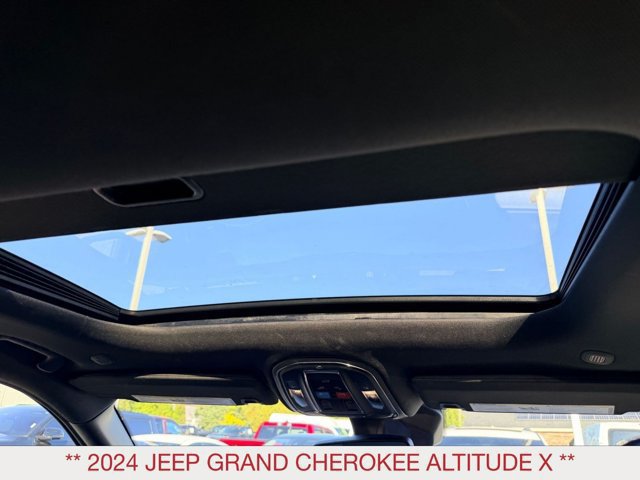 Certified 2024 Jeep Grand Cherokee Altitude AWD/4WD image 14
