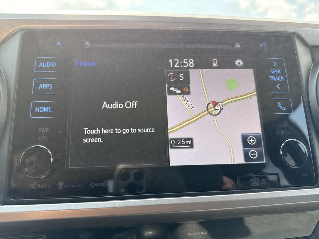 Used 2018 Toyota Tacoma SR5 AWD/4WD image 41