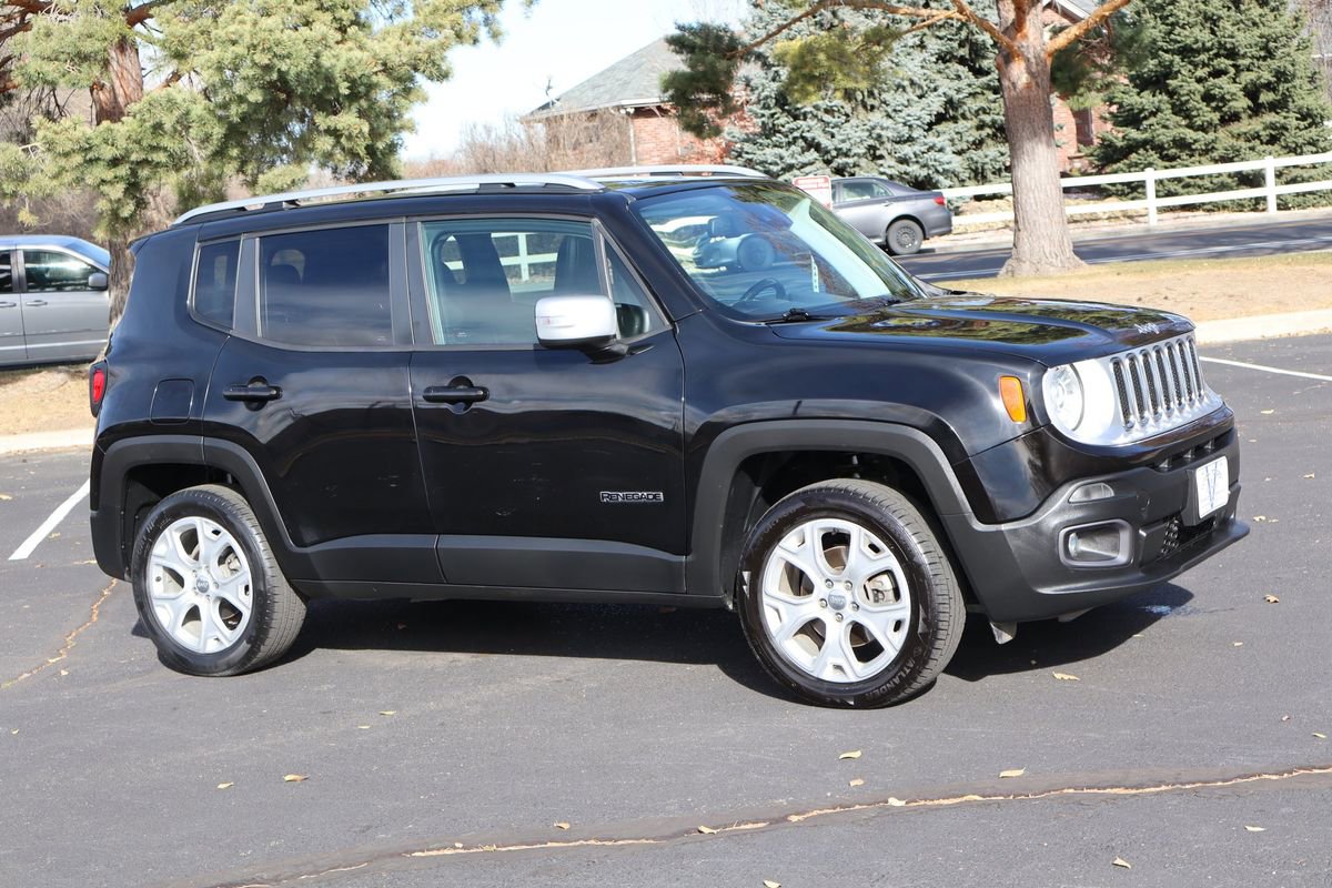 Used 2018 Jeep Renegade Limited w/ UConnect 8.4 Nav Group AWD/4WD image 2