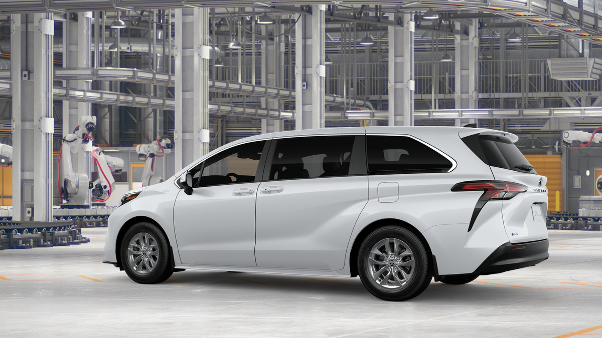 New 2026 Toyota Sienna LE FWD image 5