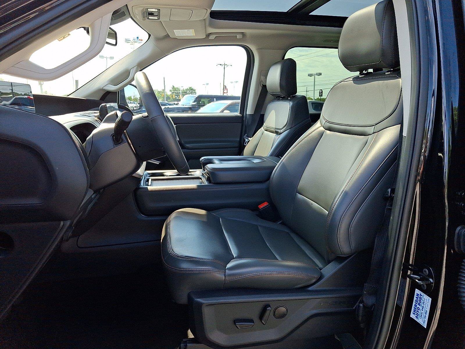 Certified 2025 Ford Expedition Active AWD/4WD image 17