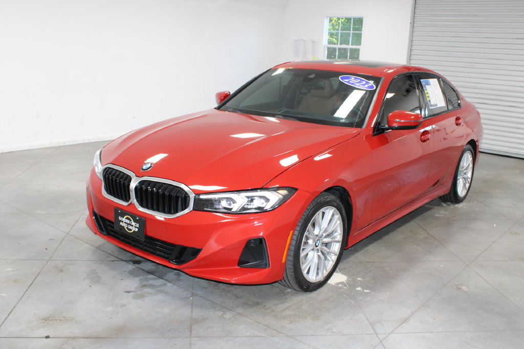 Used 2023 BMW 330i Sedan w/ Premium Package RWD image 4