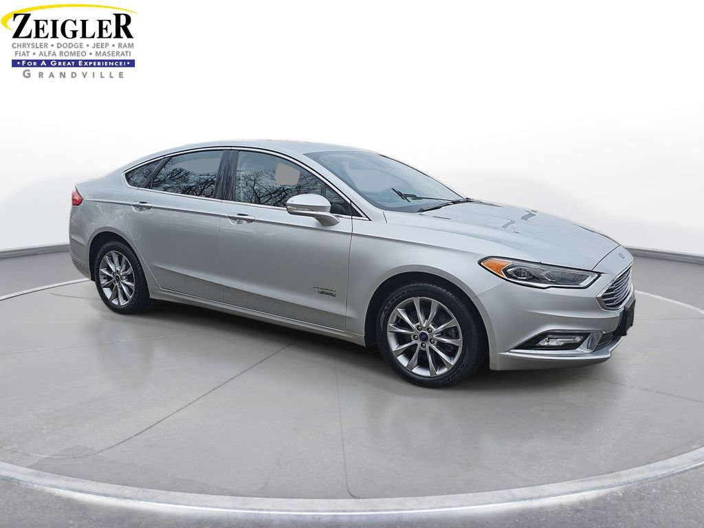 Used 2017 Ford Fusion Energi SE image 3