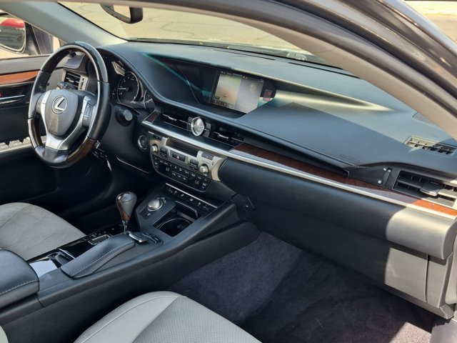 Used 2015 Lexus ES 350 w/ Luxury Package FWD image 30