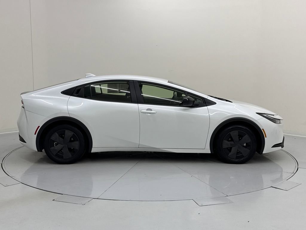 Used 2025 Toyota Prius LE image 7