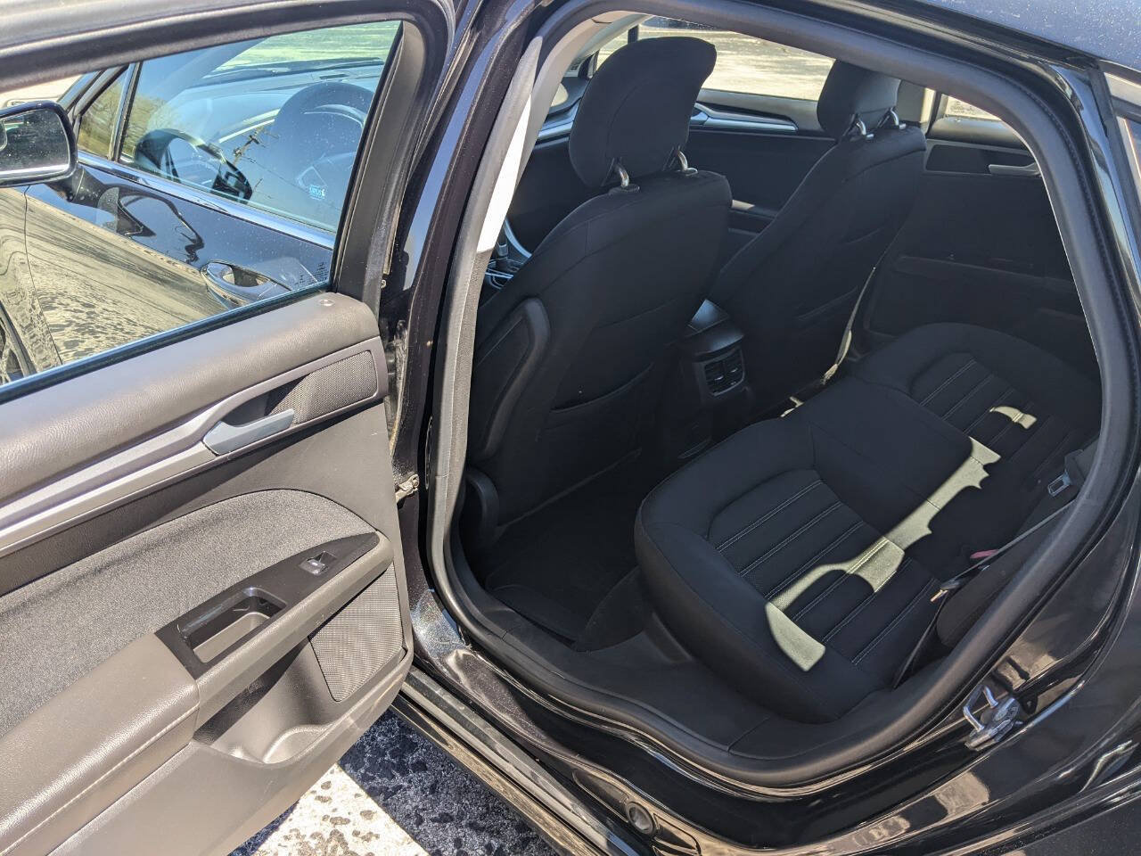 Used 2013 Ford Fusion SE FWD image 11