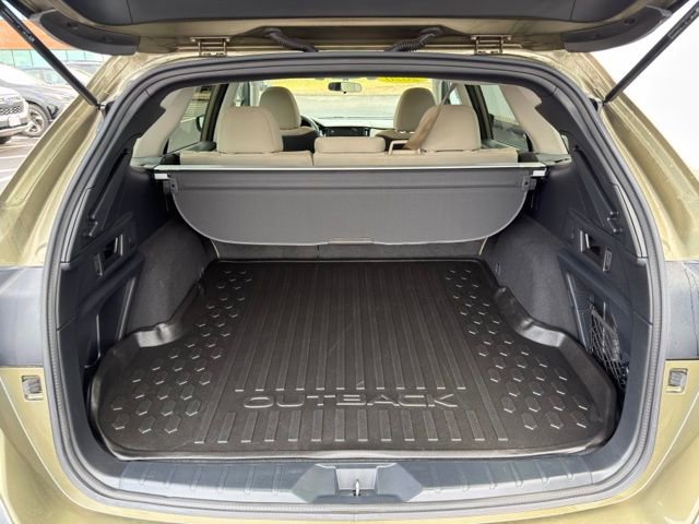 Used 2020 Subaru Outback Premium image 22