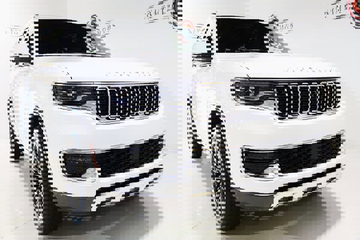 Used 2022 Jeep Wagoneer Series III w/ Premium Group I image 25