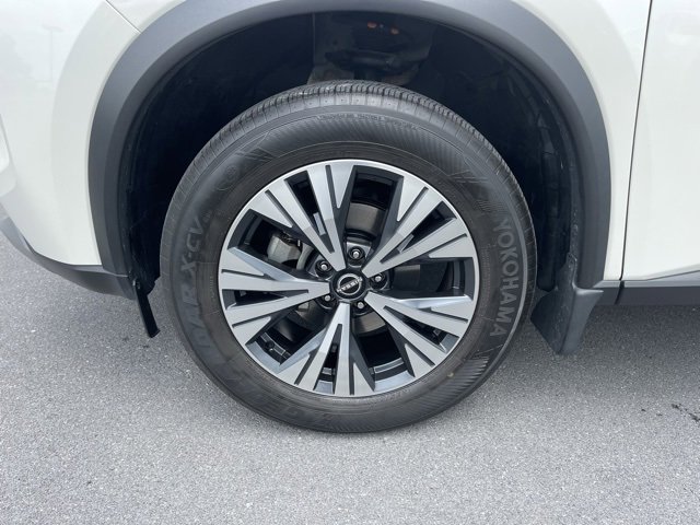 Certified 2023 Nissan Rogue SV image 9