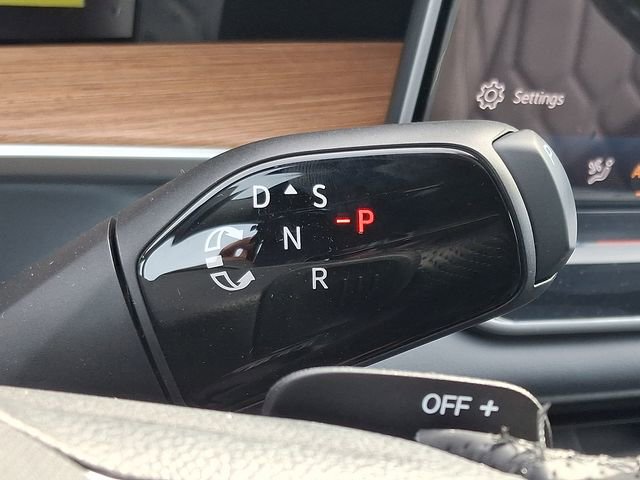 New 2026 Volkswagen Tiguan SEL R-Line image 8