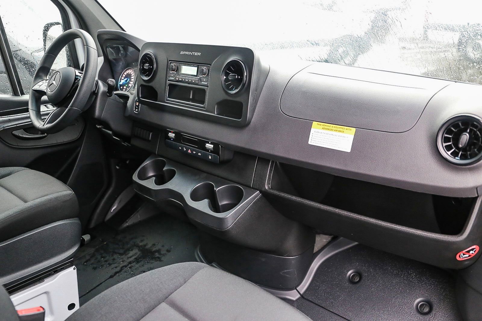 New 2024 Mercedes-Benz eSprinter 170 Cargo image 11