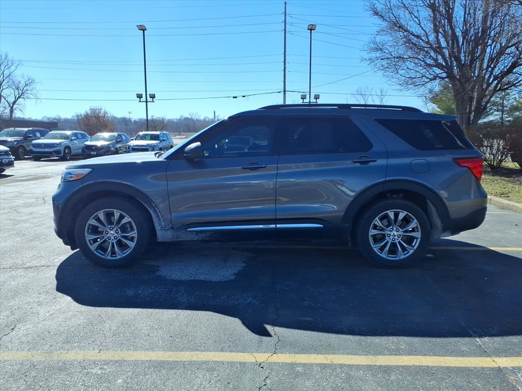 Used 2023 Ford Explorer XLT w/ Equipment Group 202A image 5