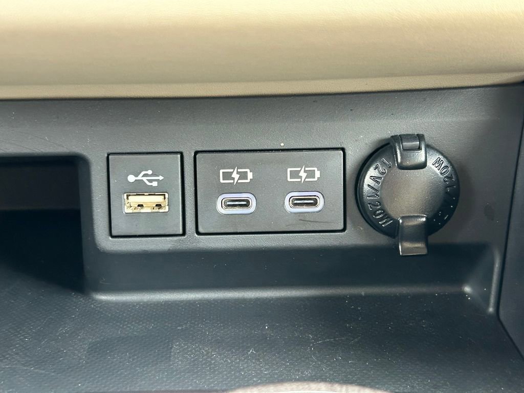 Used 2023 Toyota Highlander Platinum image 37