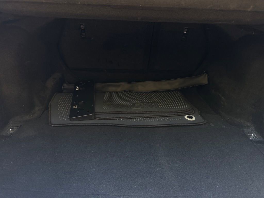 Used 2022 Lexus IS 300 w/ Accessory Package RWD image 38