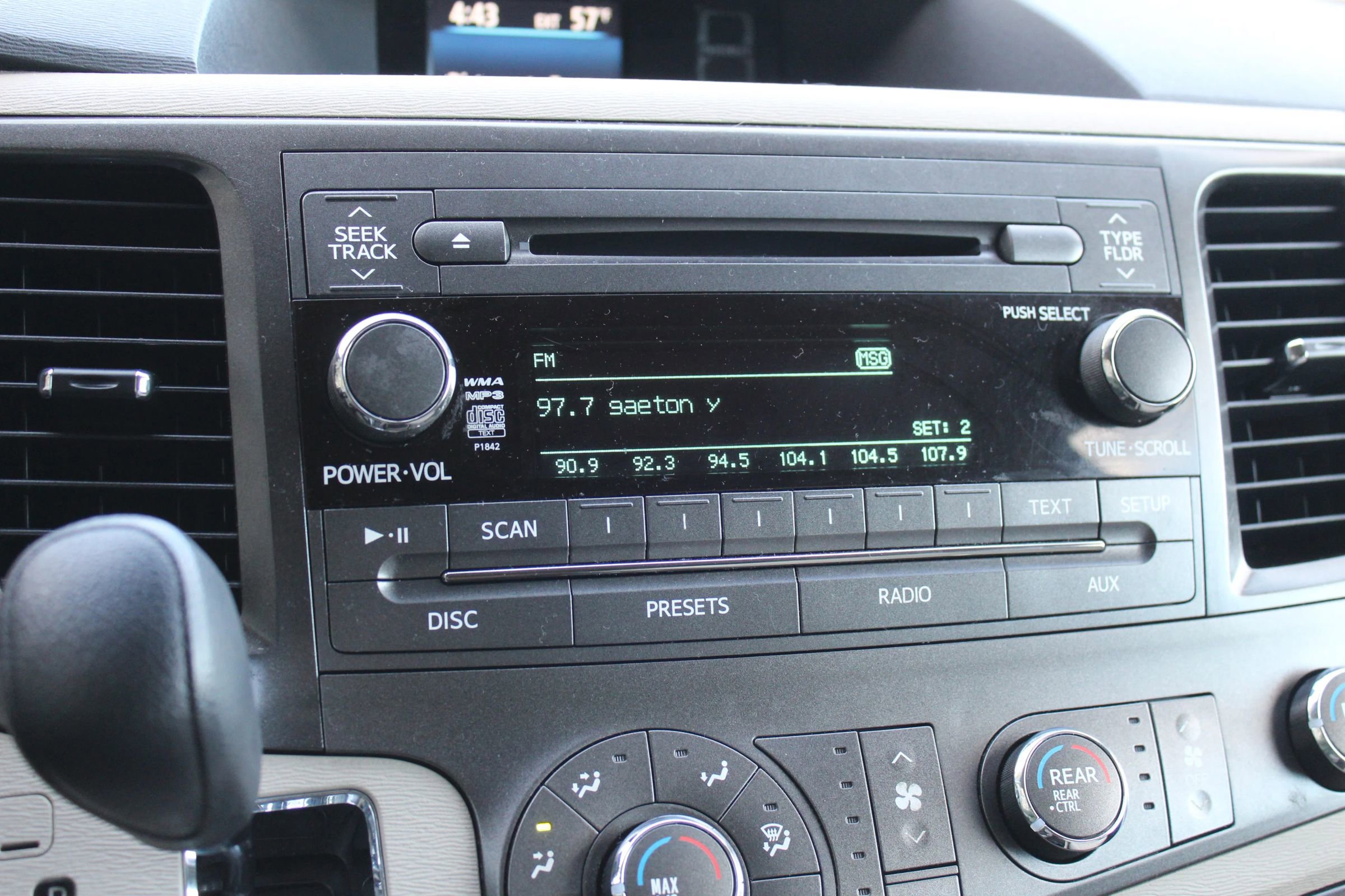 Used 2011 Toyota Sienna LE image 33