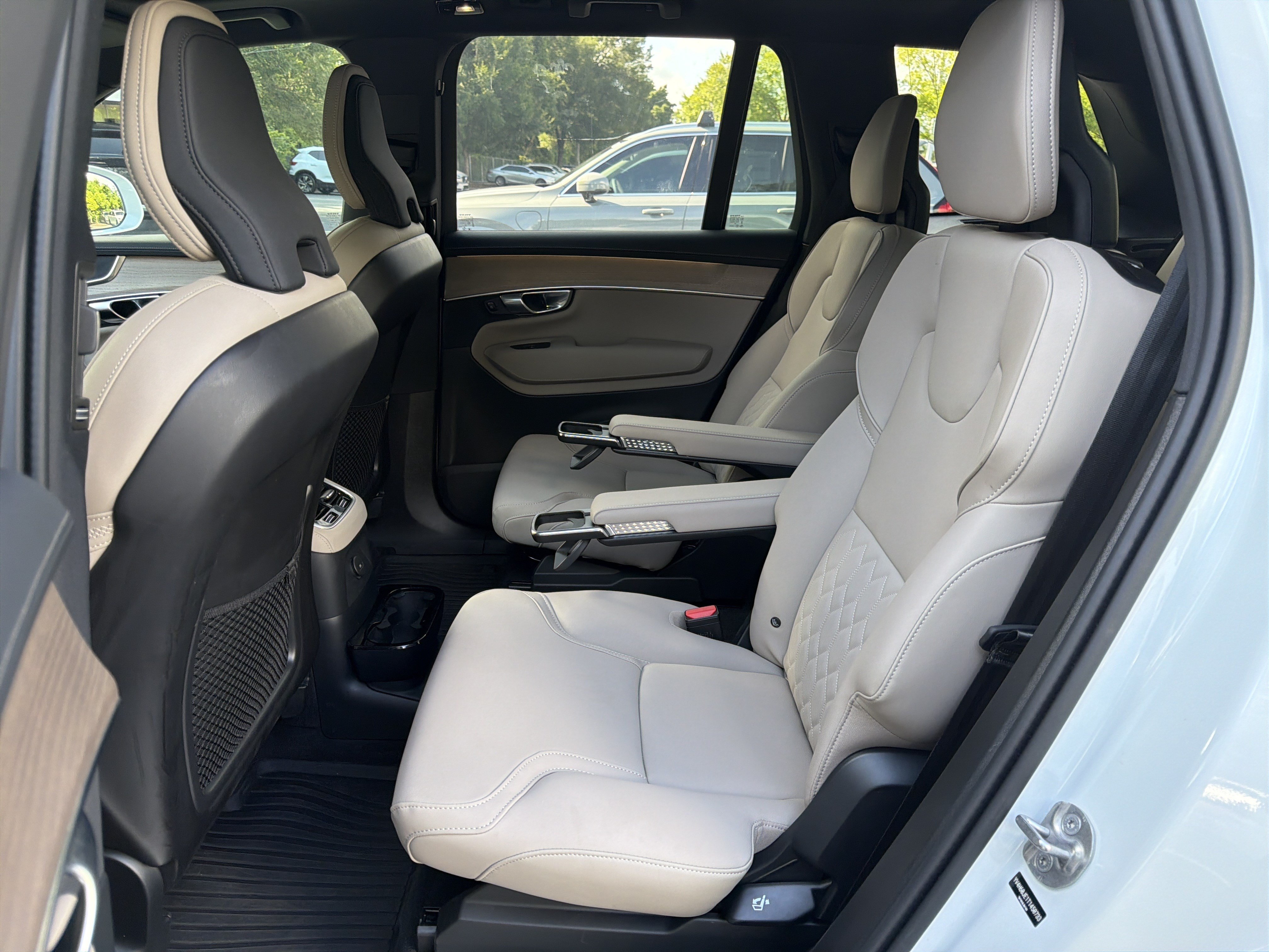 Used 2026 Volvo XC90 T8 Plus w/ Protection Package Premier AWD/4WD image 32