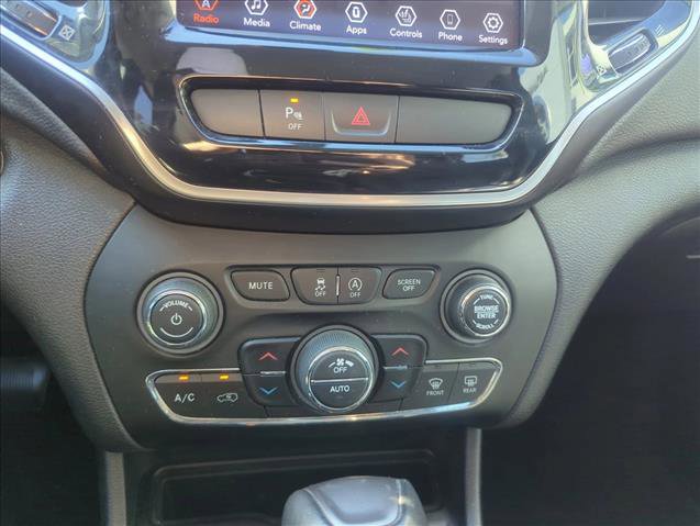 Used 2019 Jeep Cherokee Limited image 8