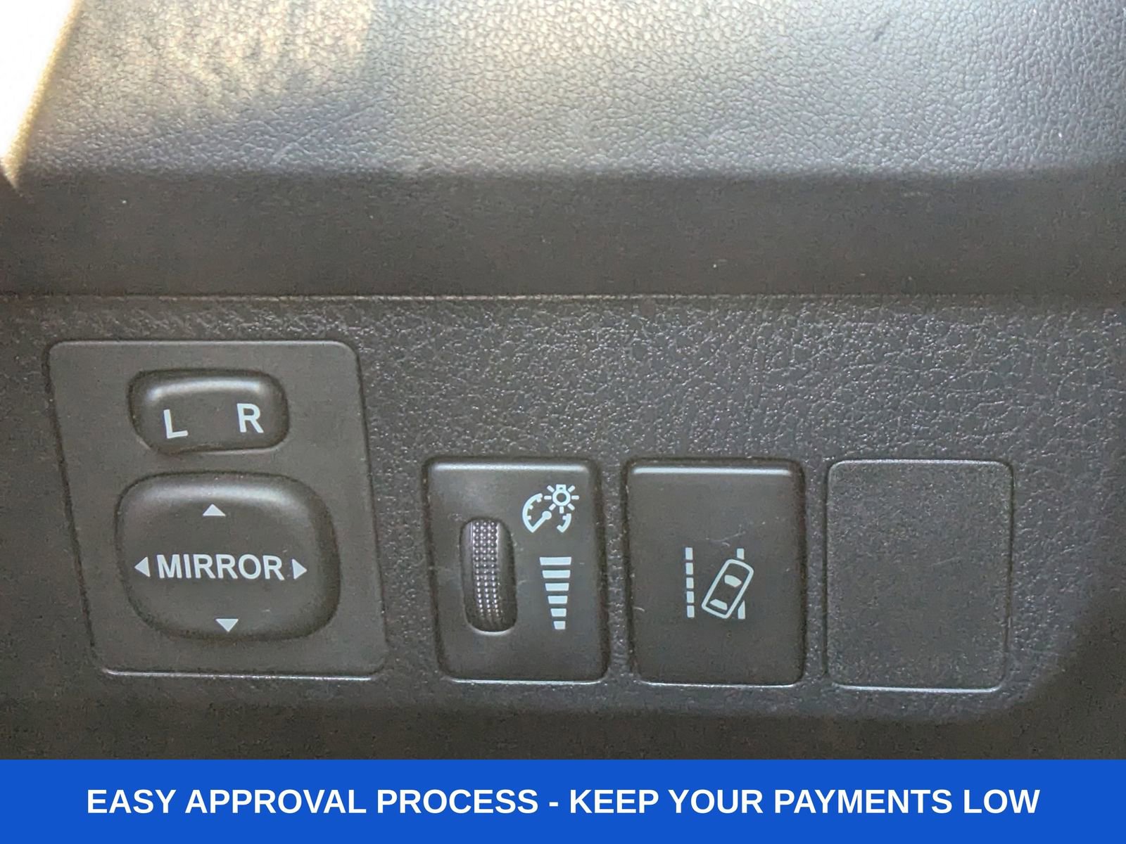 Used 2018 Toyota RAV4 LE w/ All Weather Liner Package image 38