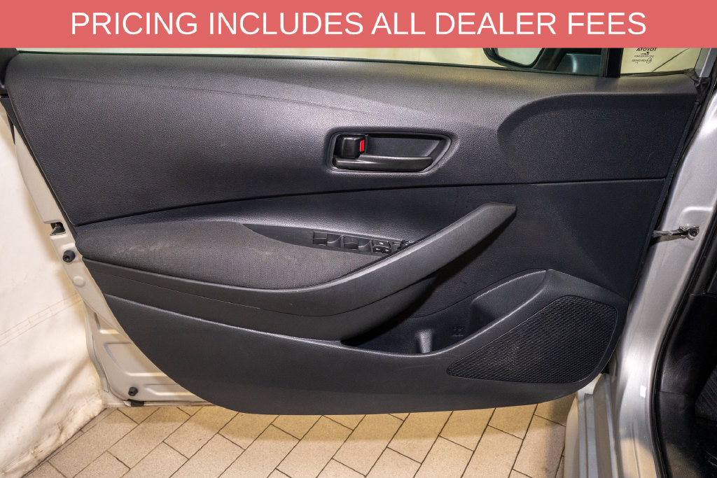 Used 2025 Toyota Corolla LE FWD image 11