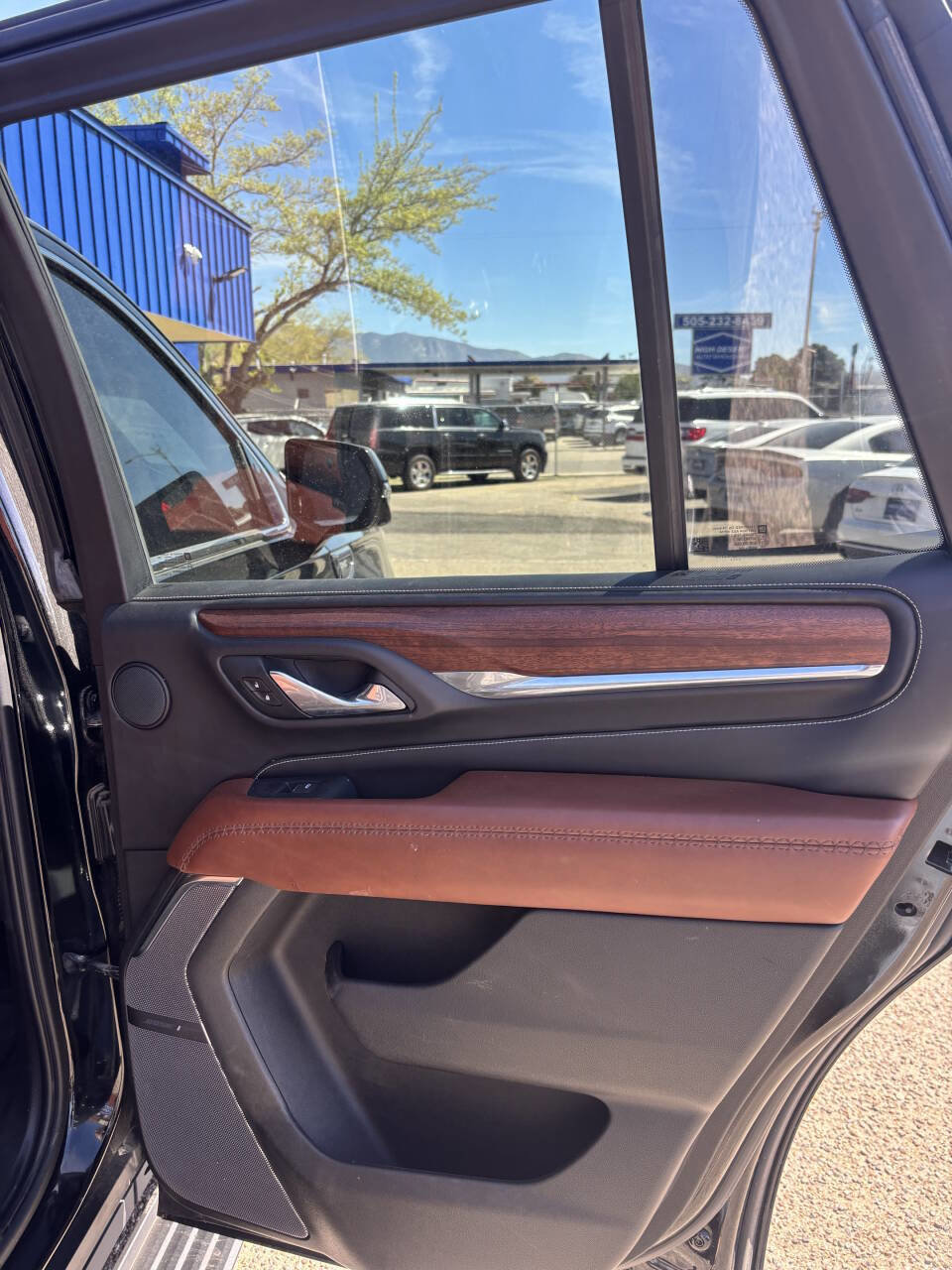 Used 2023 GMC Yukon Denali Ultimate image 15