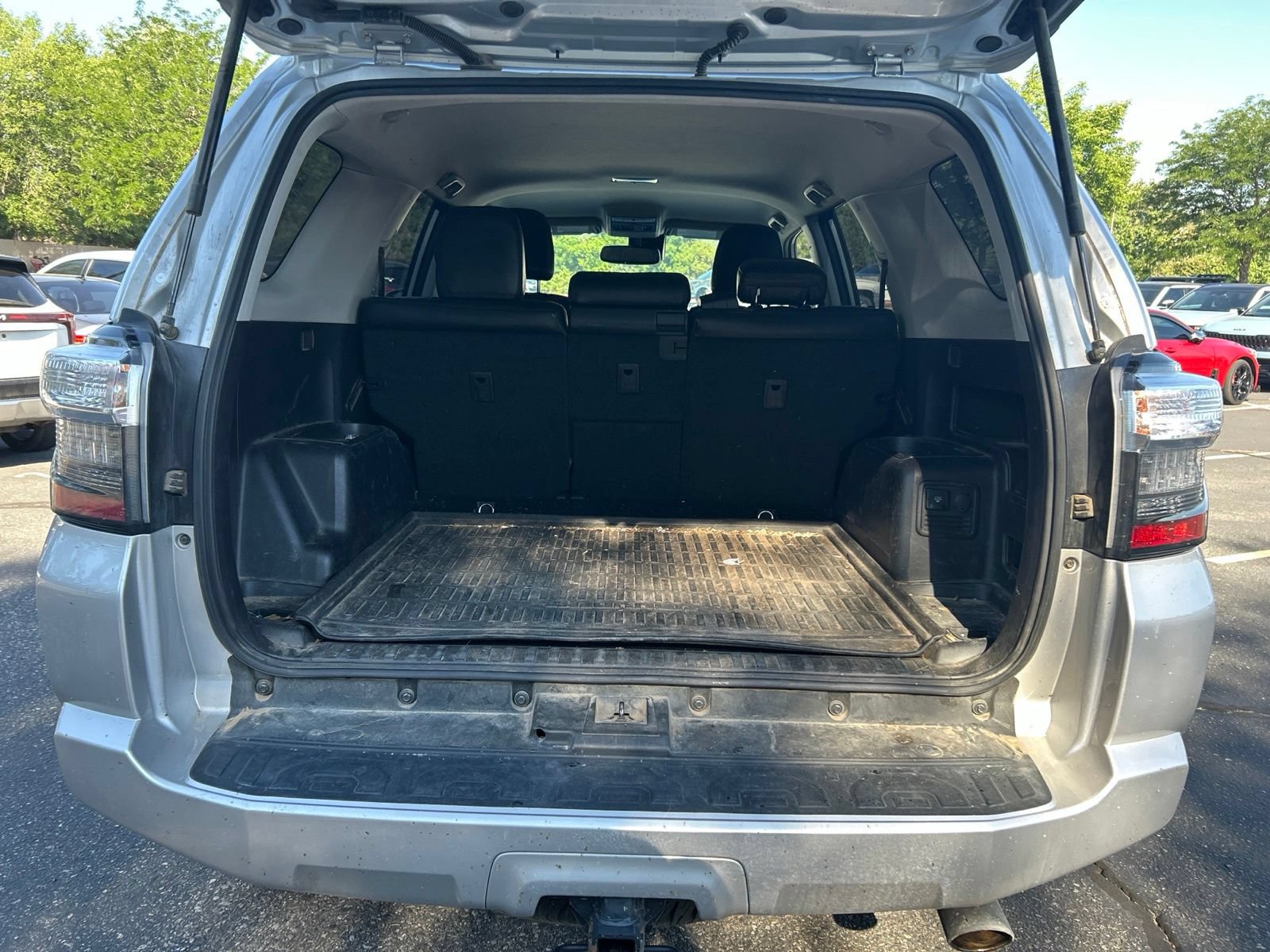 Used 2022 Toyota 4Runner SR5 AWD/4WD image 10