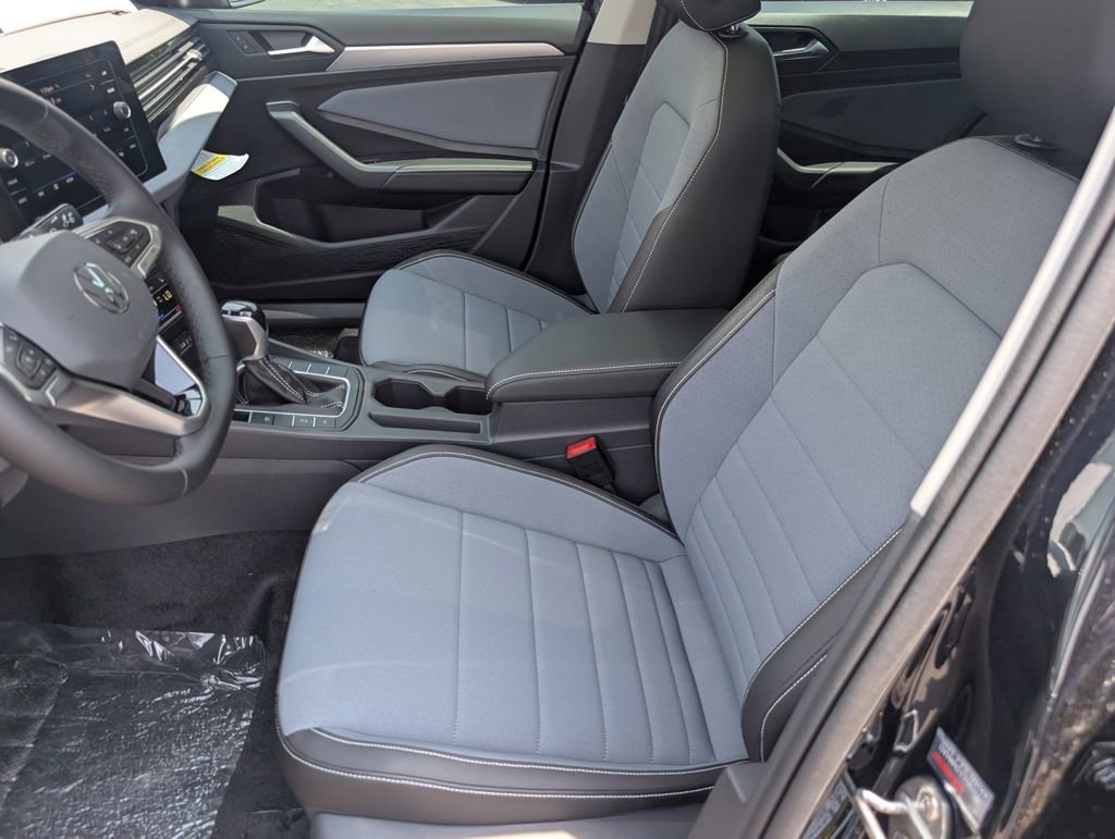 New 2025 Volkswagen Jetta SE image 11
