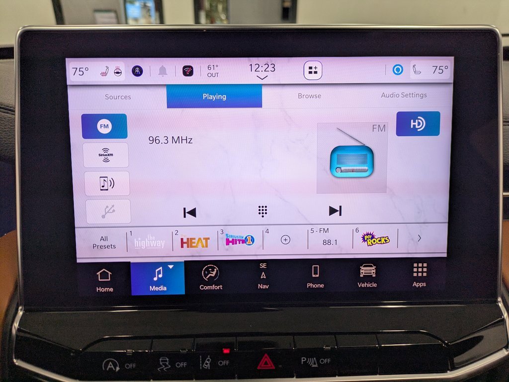 Used 2024 Jeep Compass Limited w/ Elite Group image 11