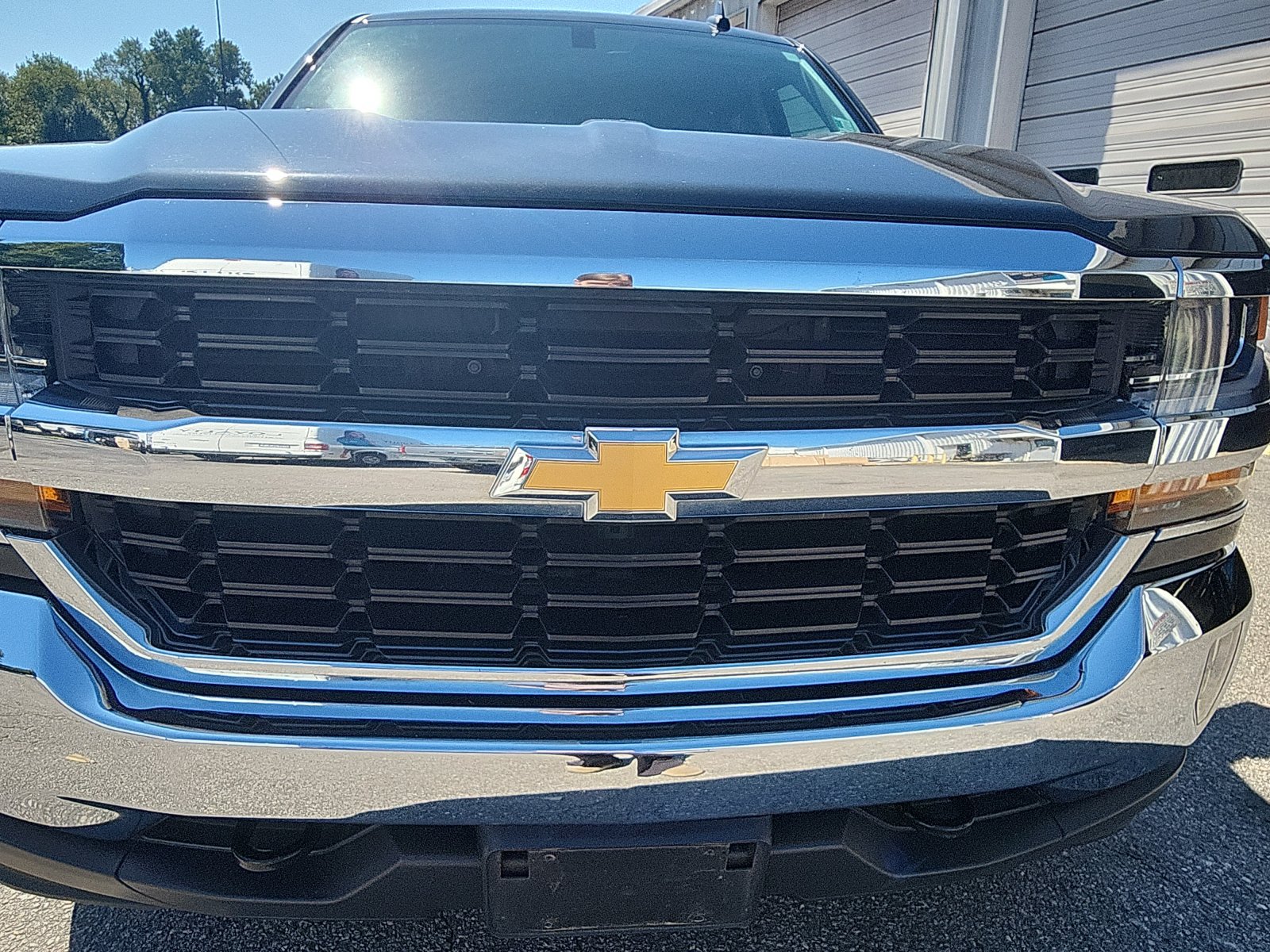Used 2018 Chevrolet Silverado 1500 LT w/ All Star Edition AWD/4WD image 11