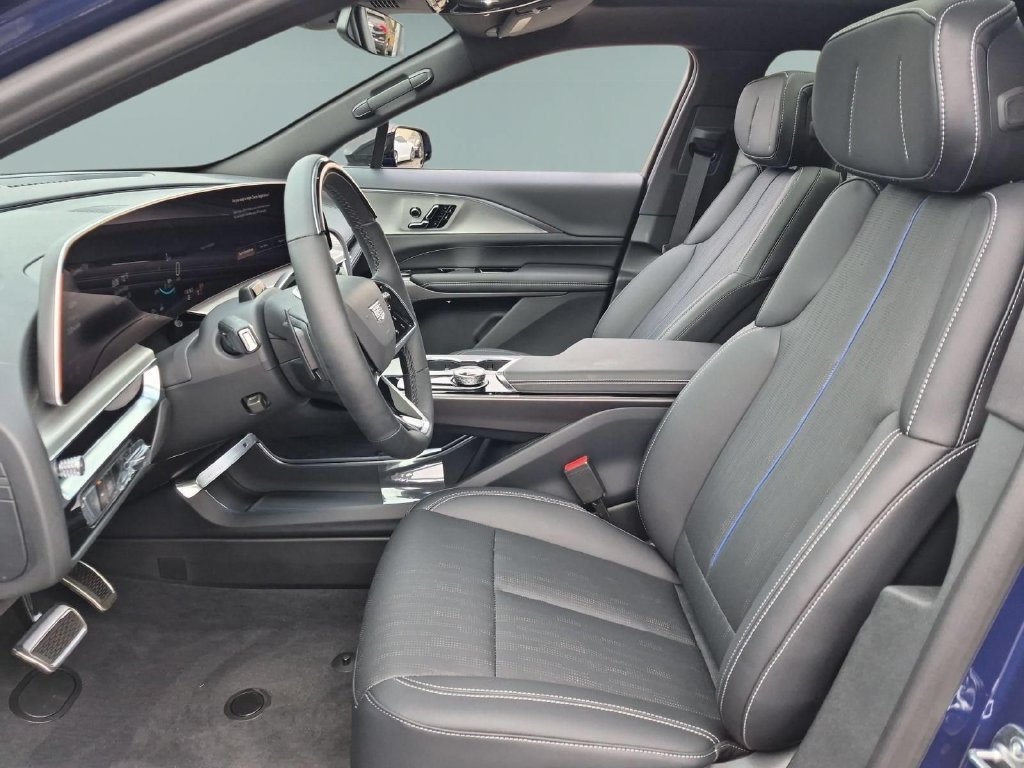 New 2027 Cadillac Lyriq Sport RWD image 18