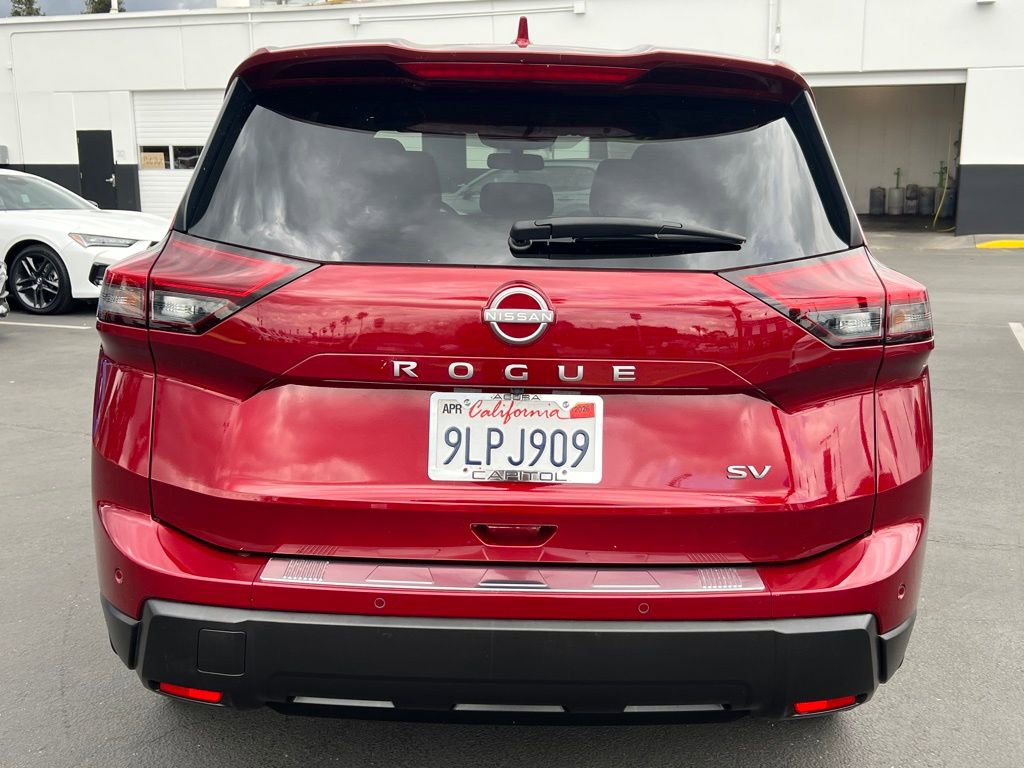 Used 2024 Nissan Rogue SV image 10