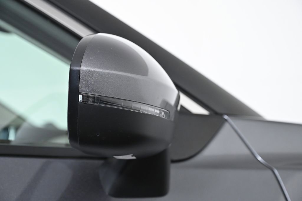 Used 2022 Nissan Rogue SV w/ SV Premium Package image 11