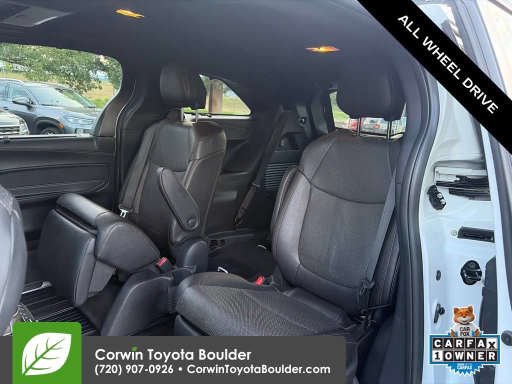 Used 2025 Toyota Sienna Platinum AWD/4WD image 25