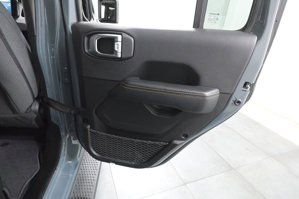 Used 2025 Jeep Wrangler Unlimited Sahara AWD/4WD image 27
