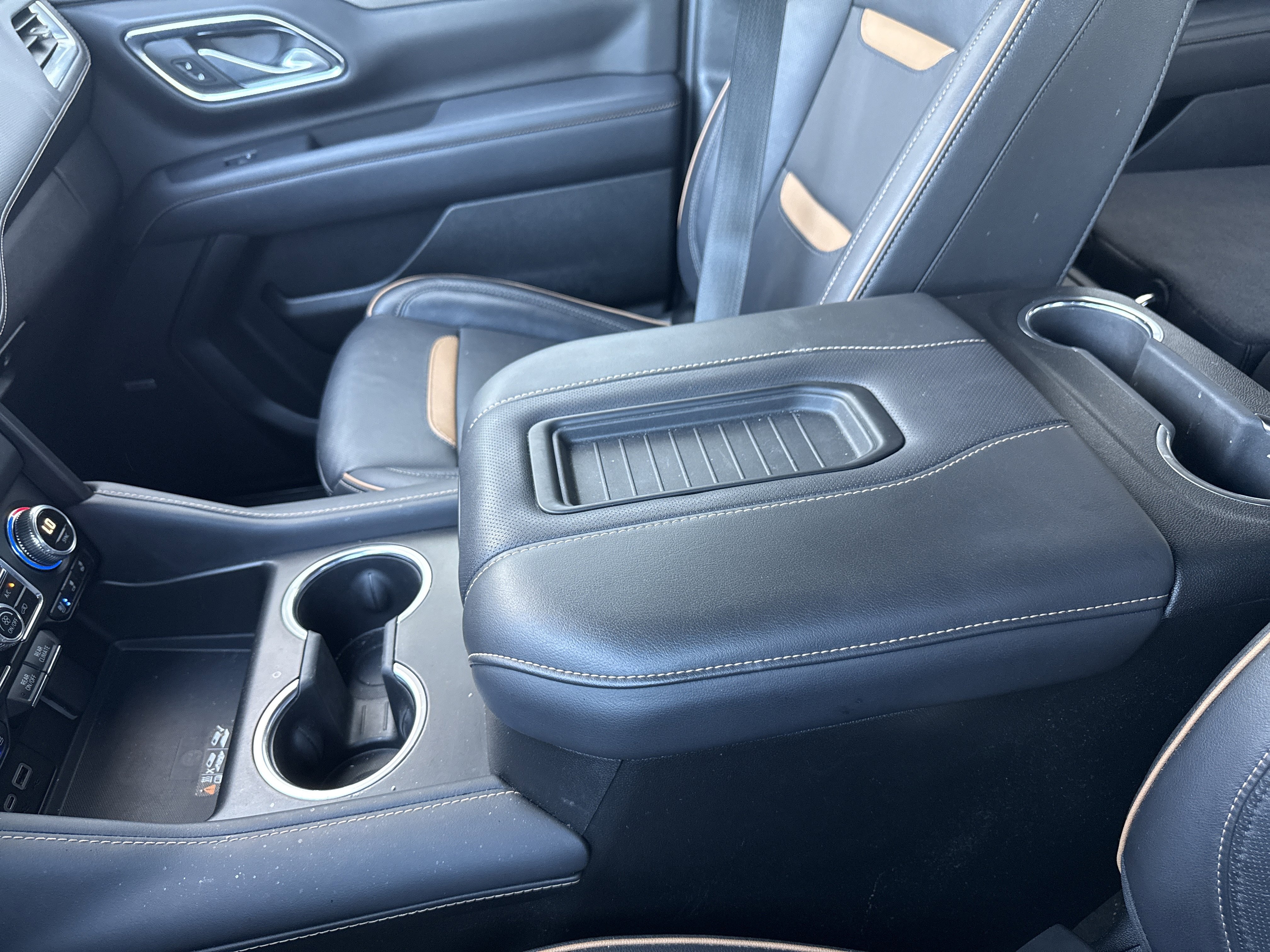 Used 2024 GMC Yukon AT4 w/ AT4 Premium Plus Package image 27