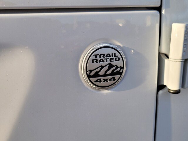 Used 2021 Jeep Gladiator Sport image 13