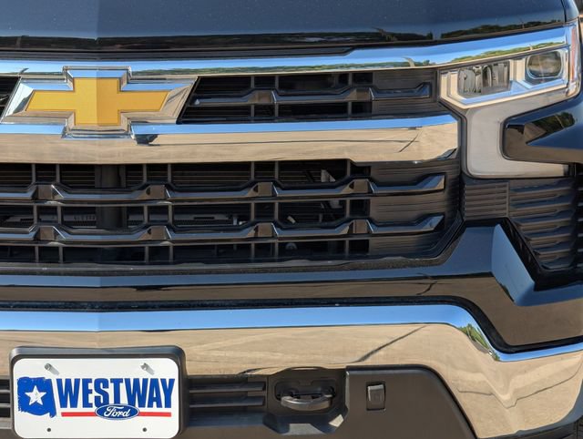Used 2023 Chevrolet Silverado 1500 LT AWD/4WD image 9
