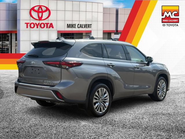 Used 2026 Toyota Highlander Platinum AWD/4WD image 5