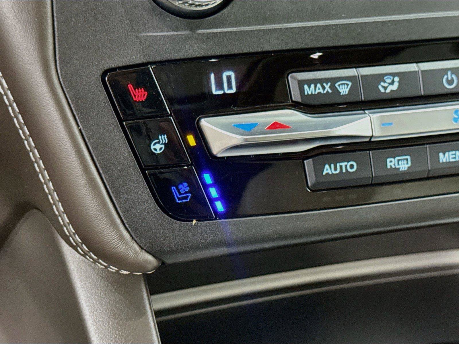 Used 2020 Ford Explorer Platinum w/ Premium Technology Package AWD/4WD image 15