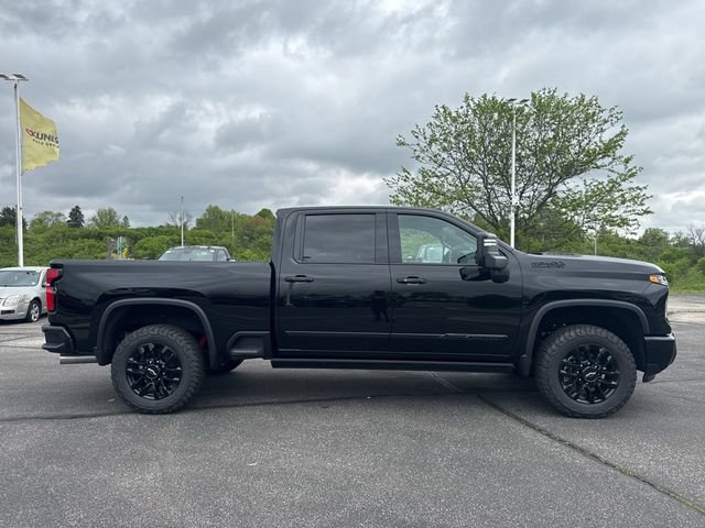 New 2026 Chevrolet Silverado 2500 High Country w/ Midnight Edition AWD/4WD image 3
