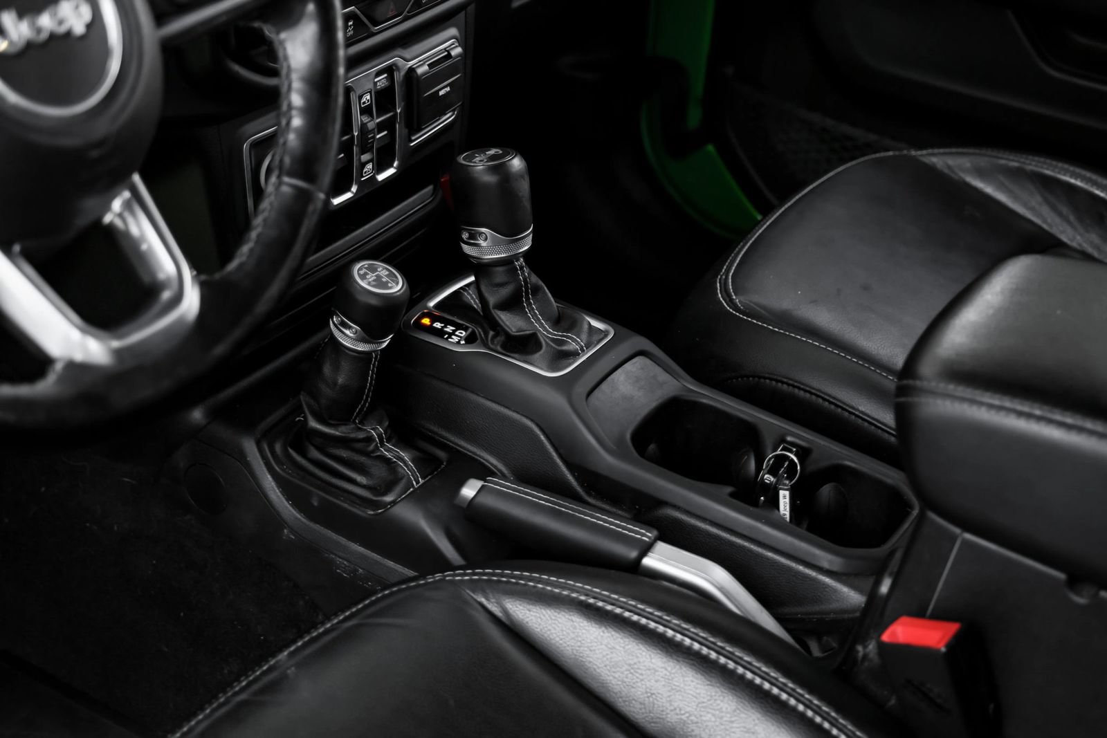 Used 2019 Jeep Wrangler Unlimited Sahara AWD/4WD image 26