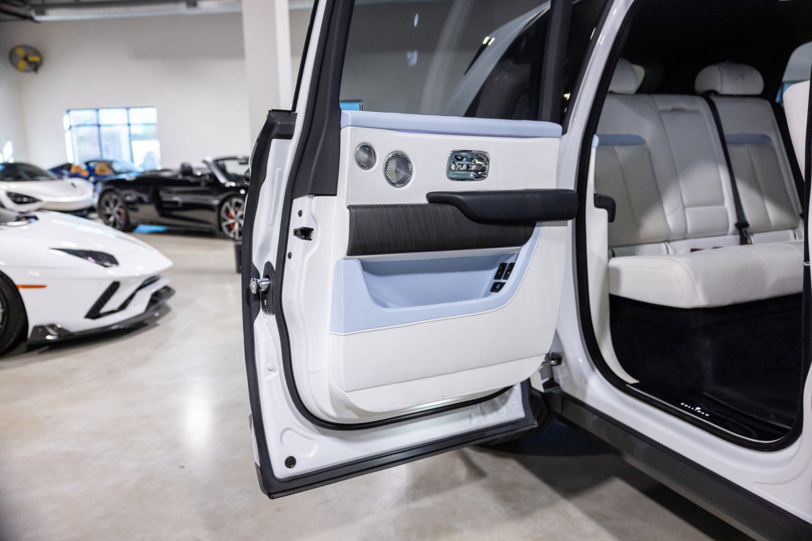 Used 2019 Rolls-Royce Cullinan image 27