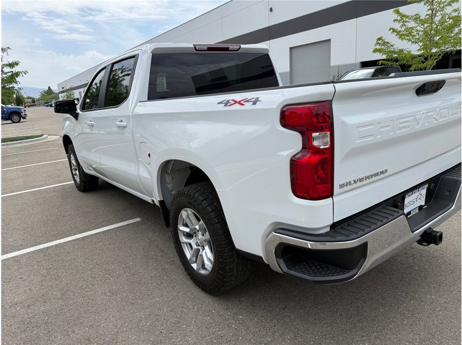 Used 2023 Chevrolet Silverado 1500 LT AWD/4WD image 44