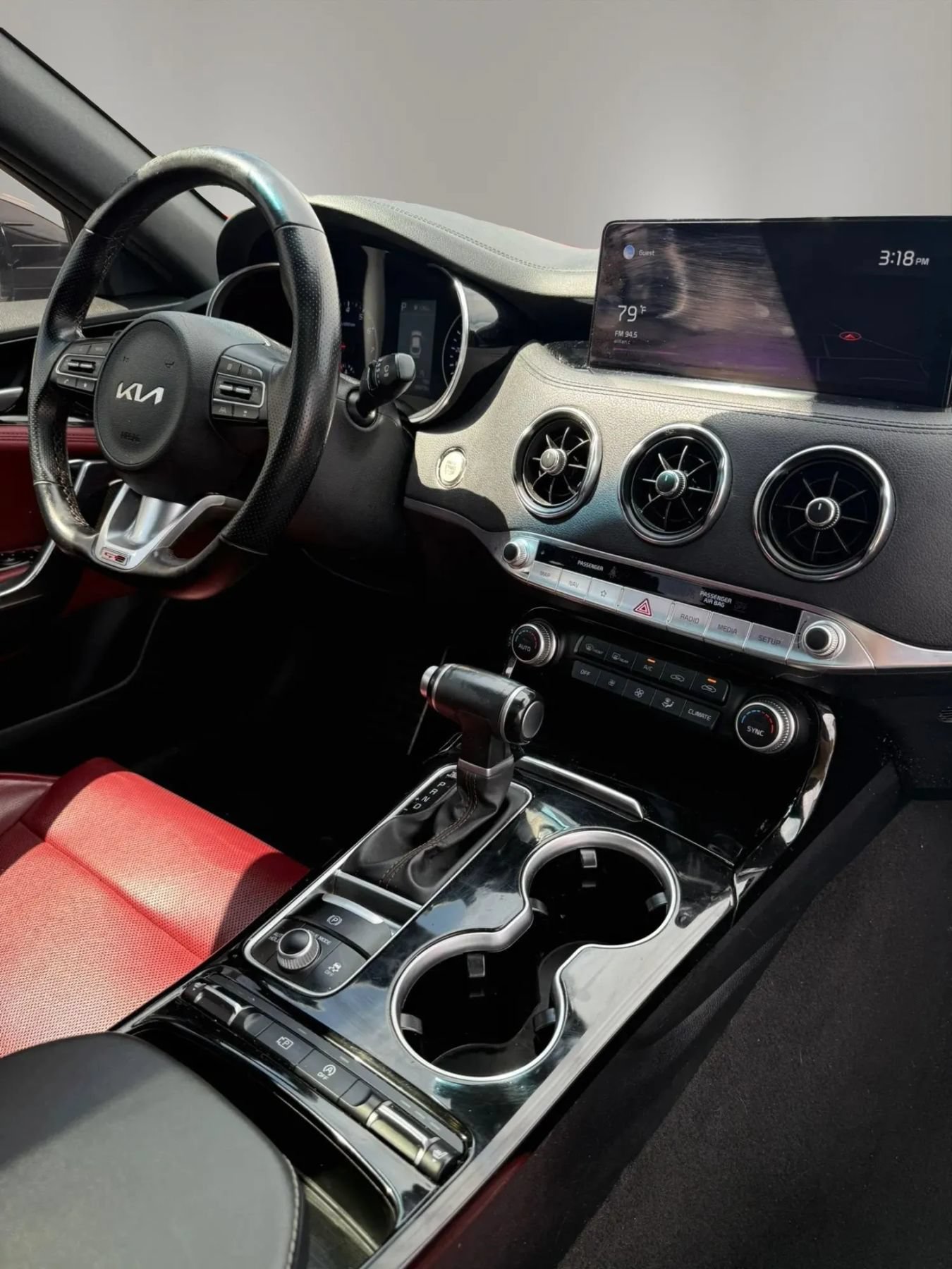 Used 2022 Kia Stinger GT-Line w/ Sun & Sound Package RWD image 12