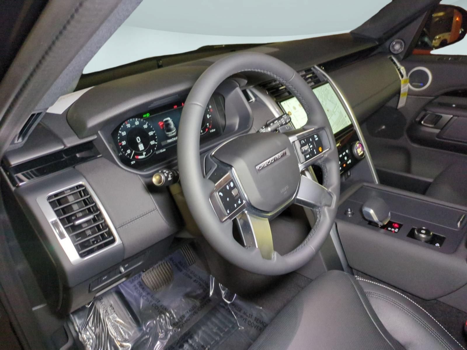 New 2026 Land Rover Discovery S AWD/4WD image 16